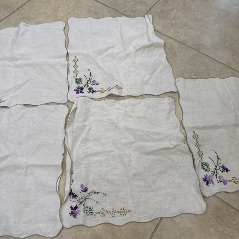Vintage embroidered‎ Floral handkerchiefs or Napkins 14" by 14" Lot Of 5 - Picture 5 of 11